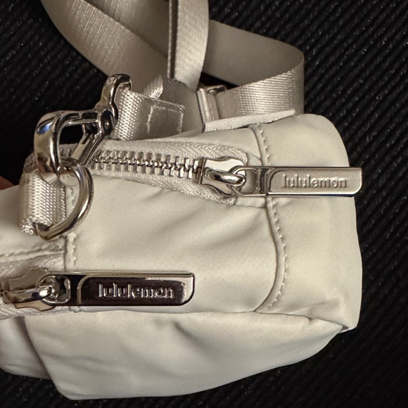 lululemon athletica Cream Crossbody Bag - Picture 5 of 14